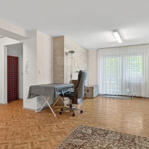 zimmer-ug-m.-terrasse